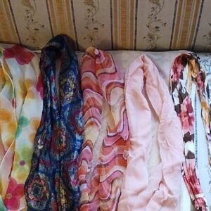 Elegant Multicolor Women's Scarves Set